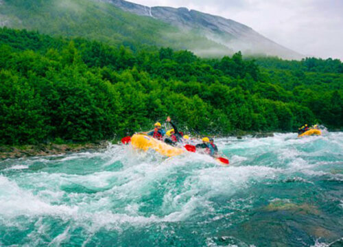 From the Rapids to Tranquility: A Comprehensive Guide to Rishikesh’s Unexplored Water Sports and Meditative Retreats